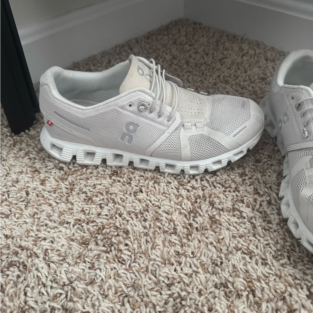 ON Women's White Athletic Shoes
